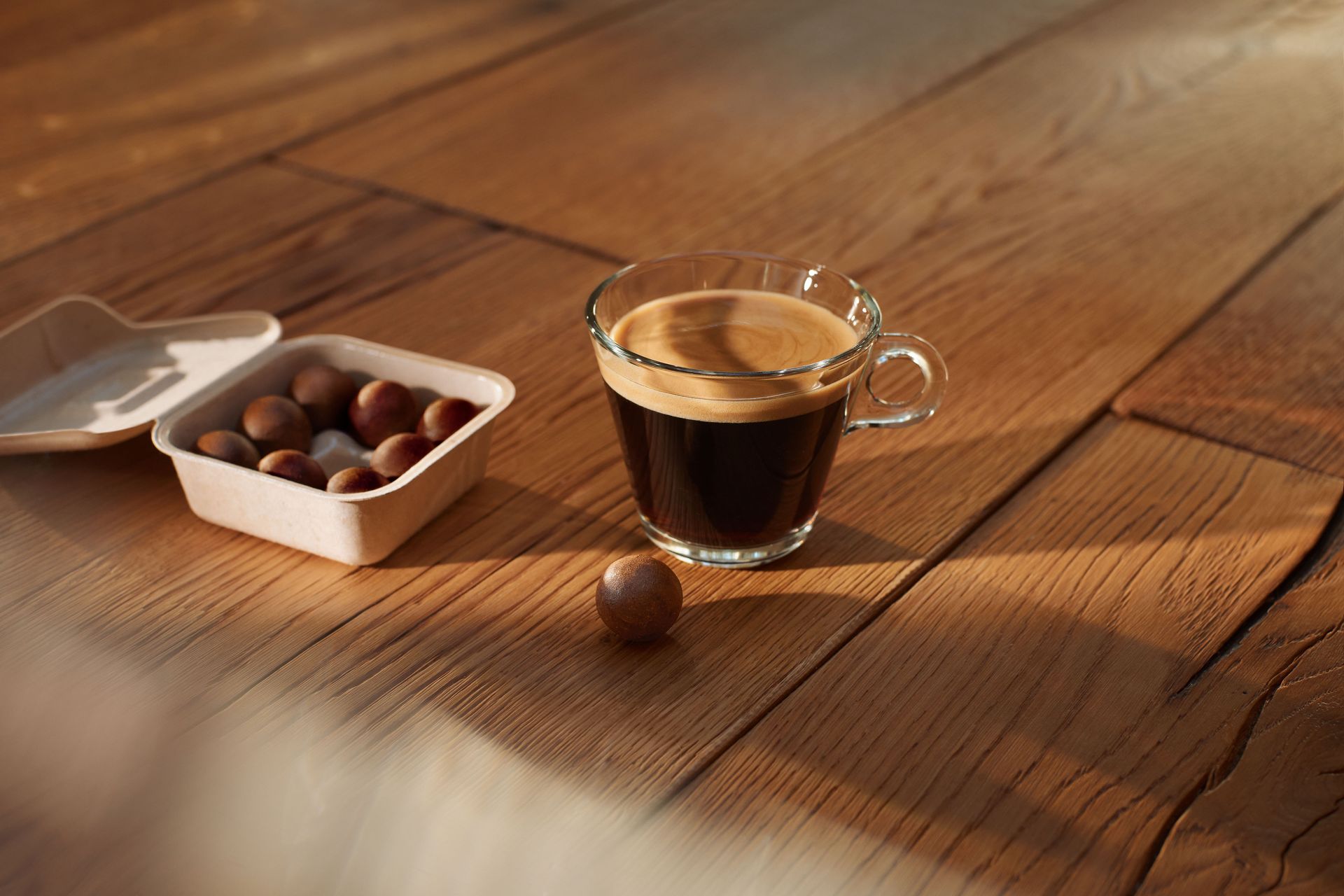 CoffeeB ball and coffee cup